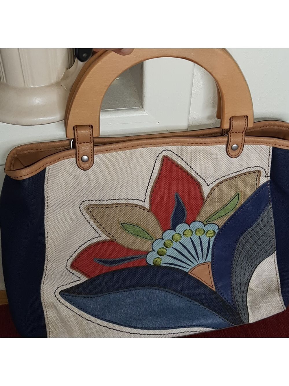 RELIC Women's Floral Embroidered Handbag Wooden